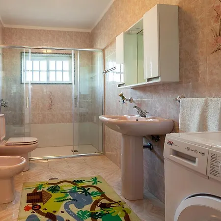Casa Do Costa Com Piscina Fermedo