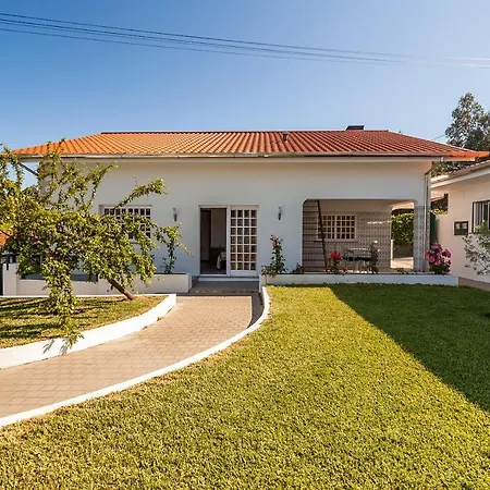 Casa Do Costa Com Piscina Hébergement de vacances *
