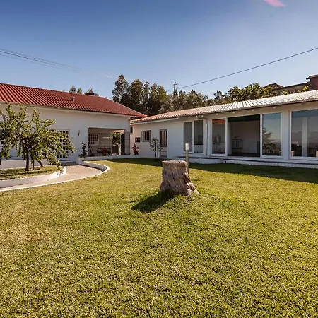 Casa Do Costa Com Piscina Semesterbostad Fermedo